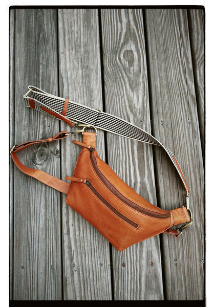 Drew Bum Bag - Wild Oak Soft Grain